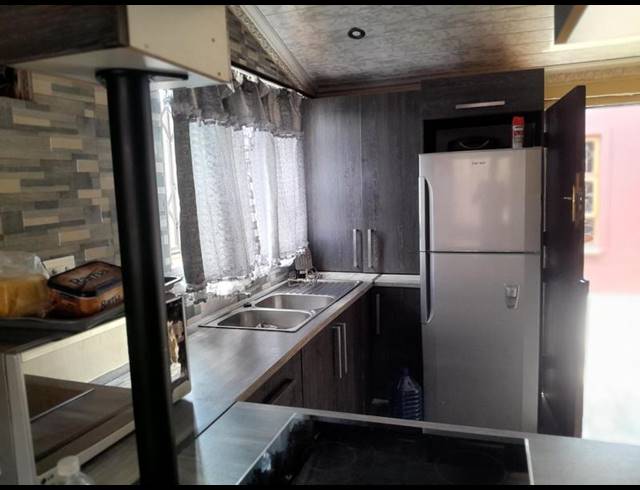 2 BEDROOM PROPERTY TO RENT IN NALEDI